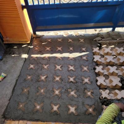Cor Di Halaman Rumah 38