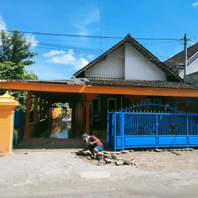 Cor Di Halaman Rumah 9